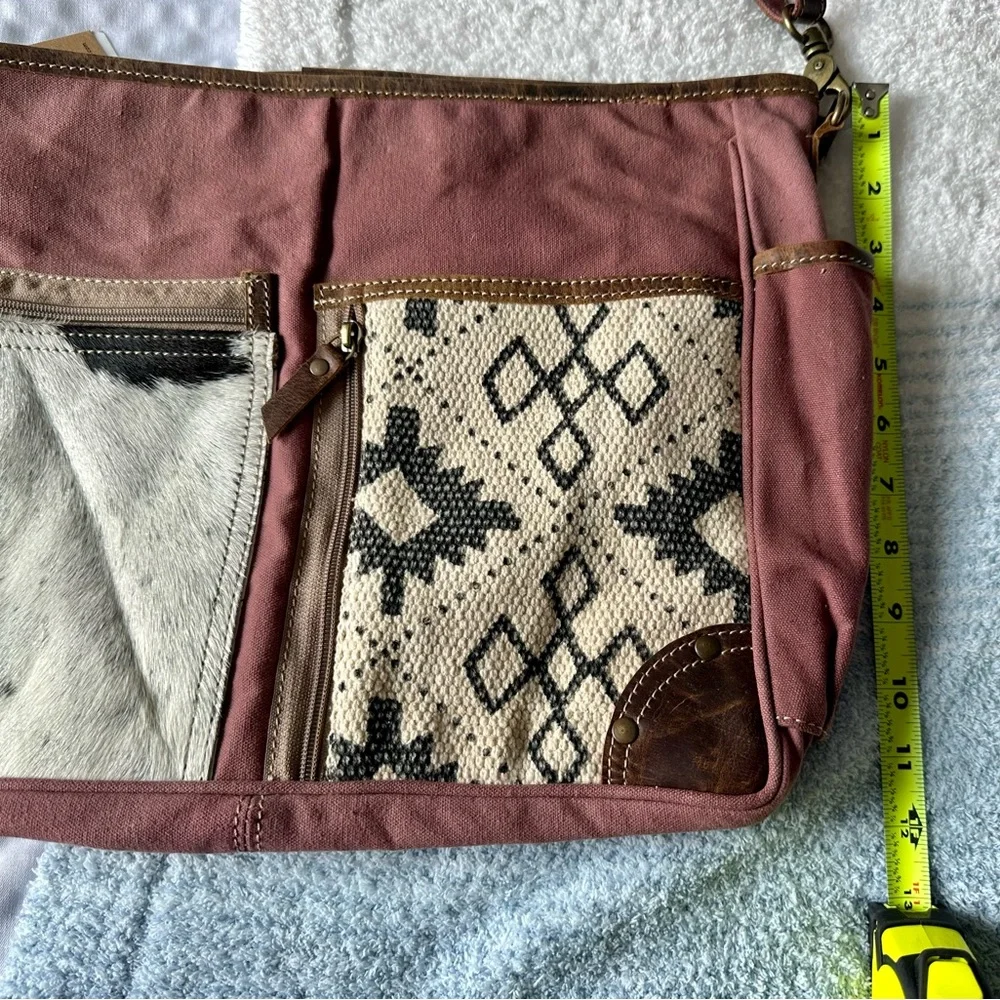 NWT Genuine  Leather  Laptop Messenger bag